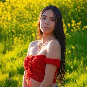 Meet your Posher, Alma